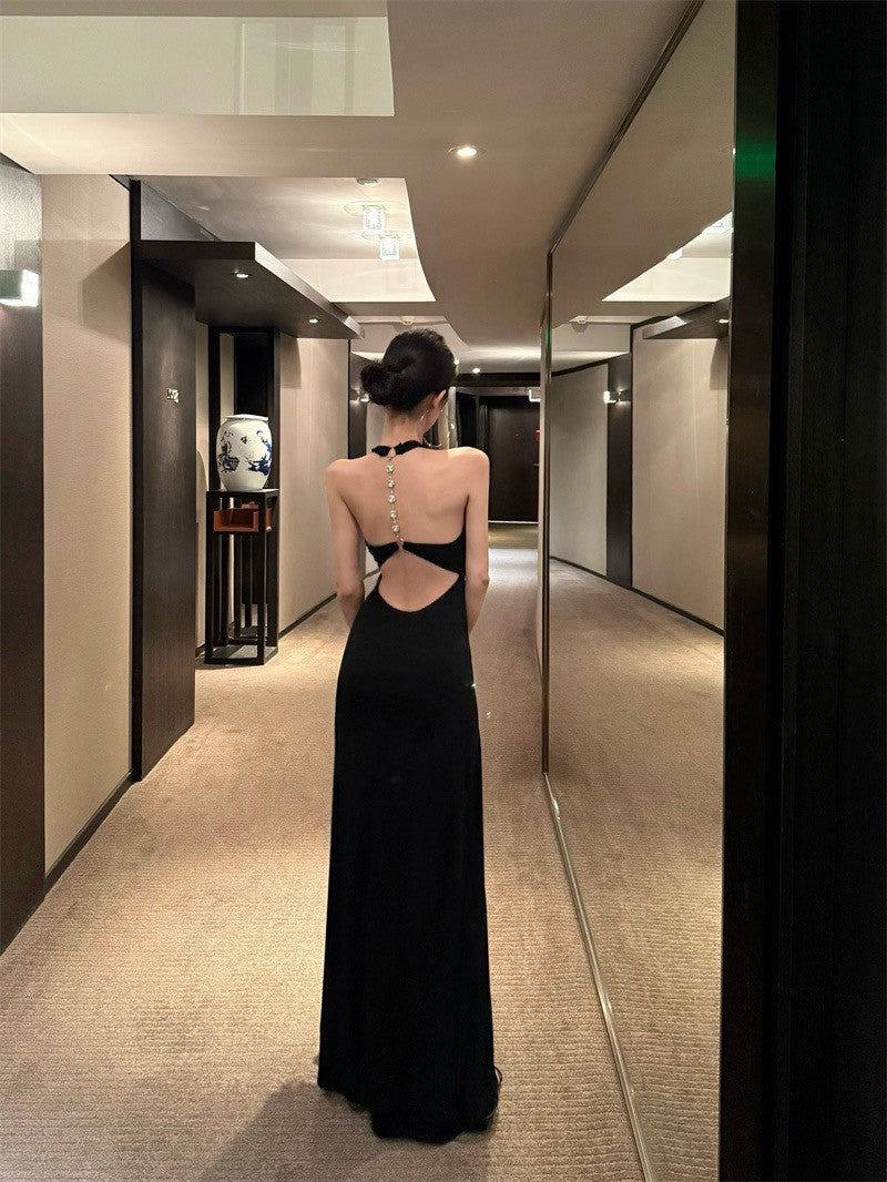 NA+ 性感晚宴美背掛脖連身裙 黑