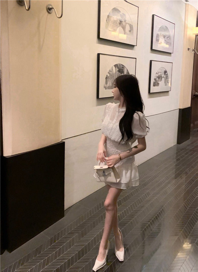 NA+ 清透冷茶熱銷再版娃娃領收腰連身裙 白