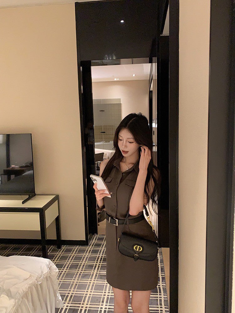 ''Na+''復古回潮 日常通勤polo領排扣連身裙 咖綠