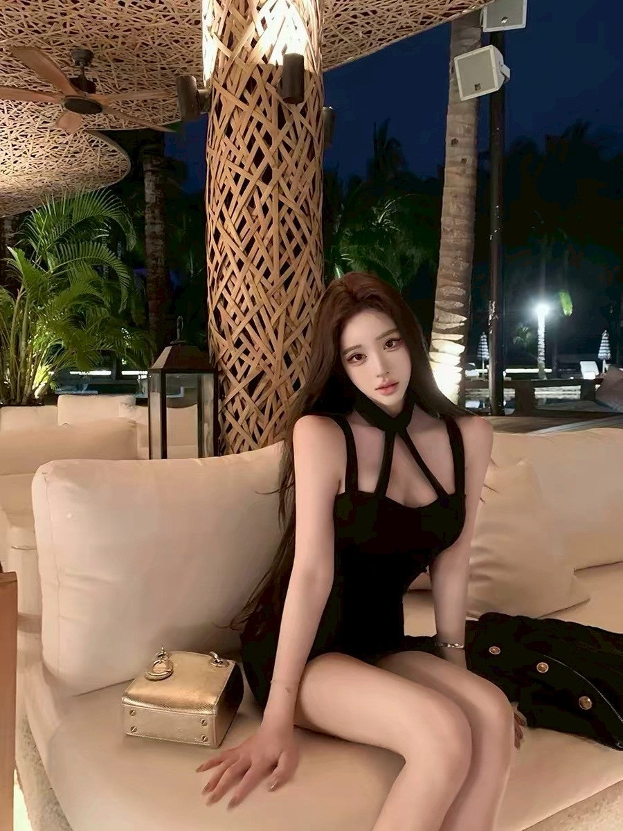 NA+ 午夜倩影 黑色縷空設計感包臀裙