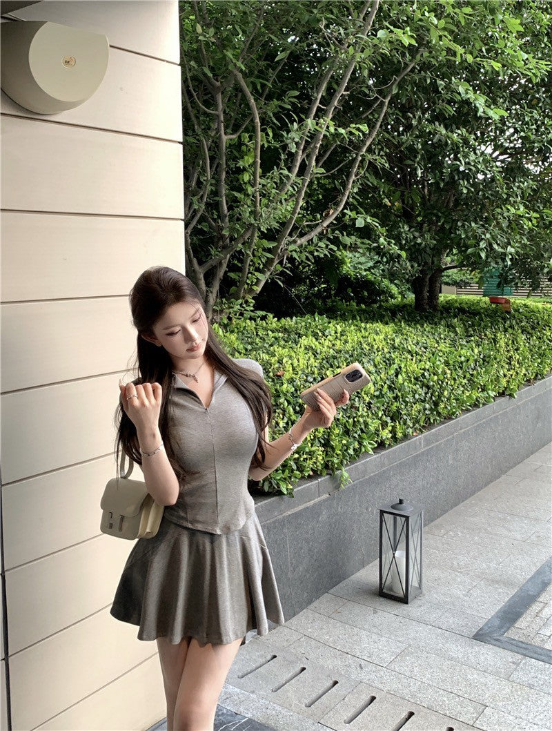 Na+ 運動clean fitting 休閒簡約polo領半身裙套裝 灰