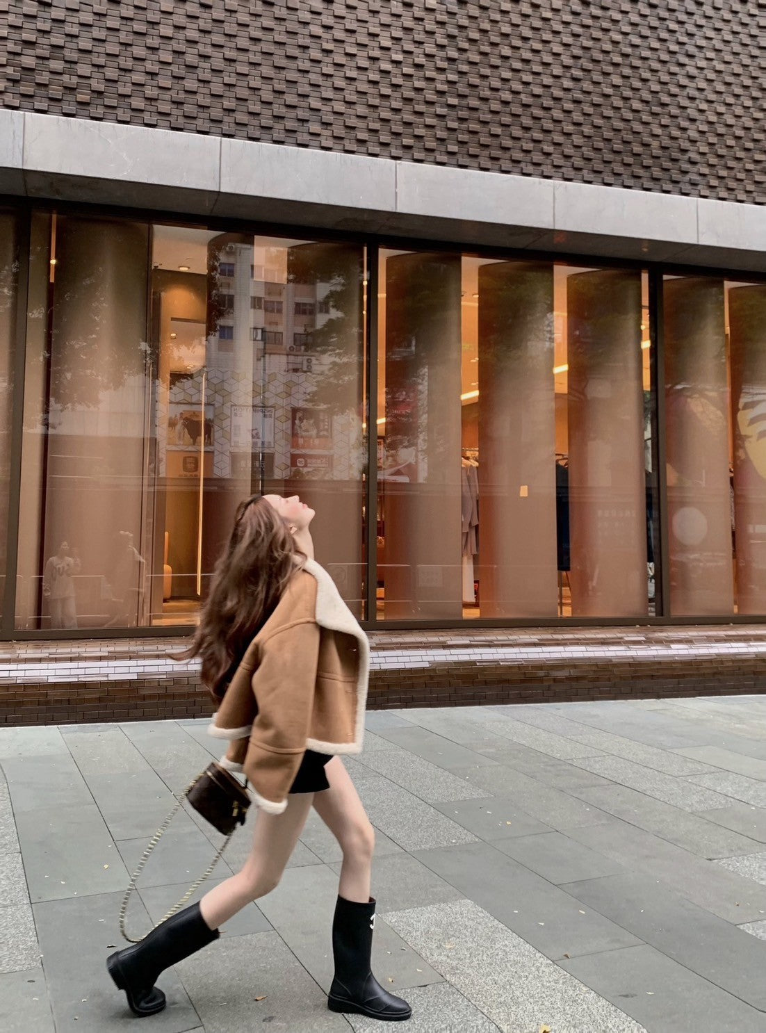 ''Na+''出鏡神器 麂皮絨俐落剪裁翻領外套