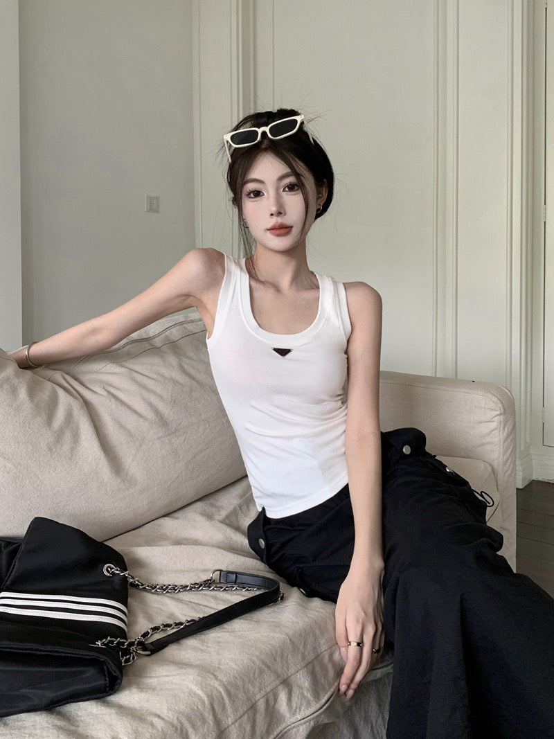 【Na+】經典倒三角logo 大U領遮副乳背心 黑/白