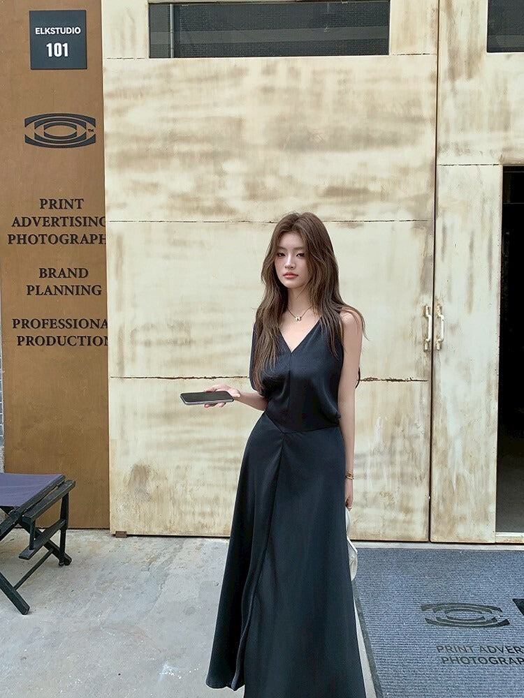 NA+ 辦公通勤outfit 簡約質感緞面垂領連身裙 黑