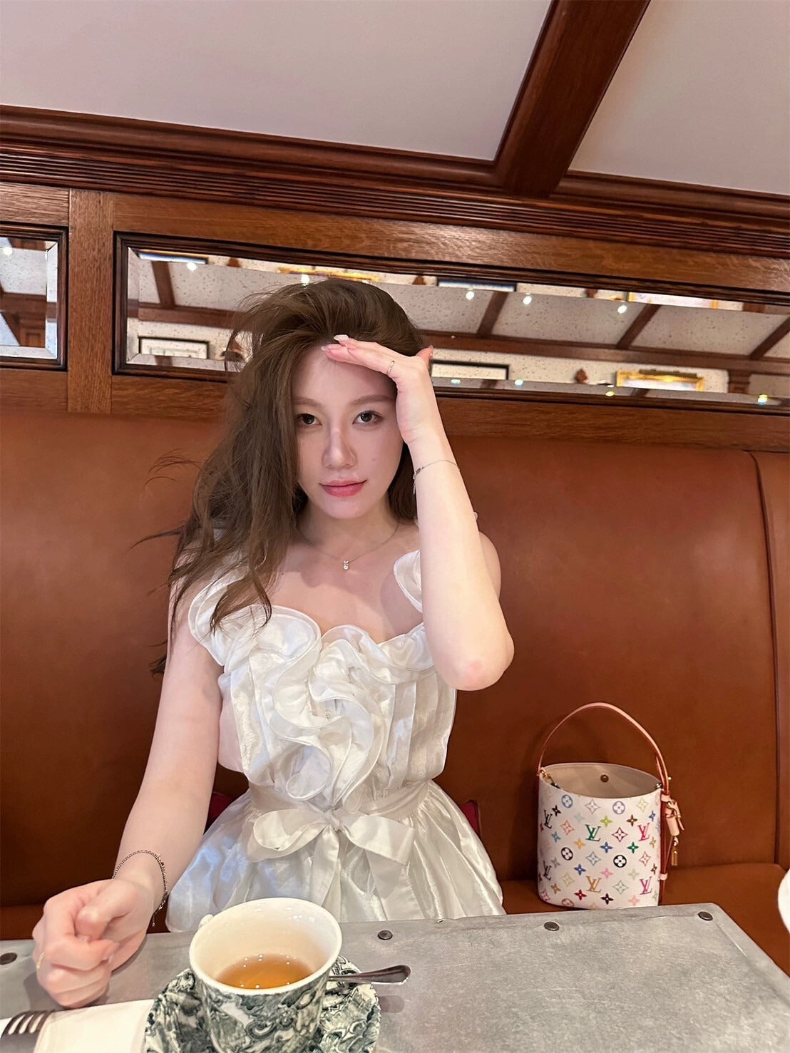 NA+ 娃娃vibe 重工魚線木耳邊繫帶上衣 白/黑