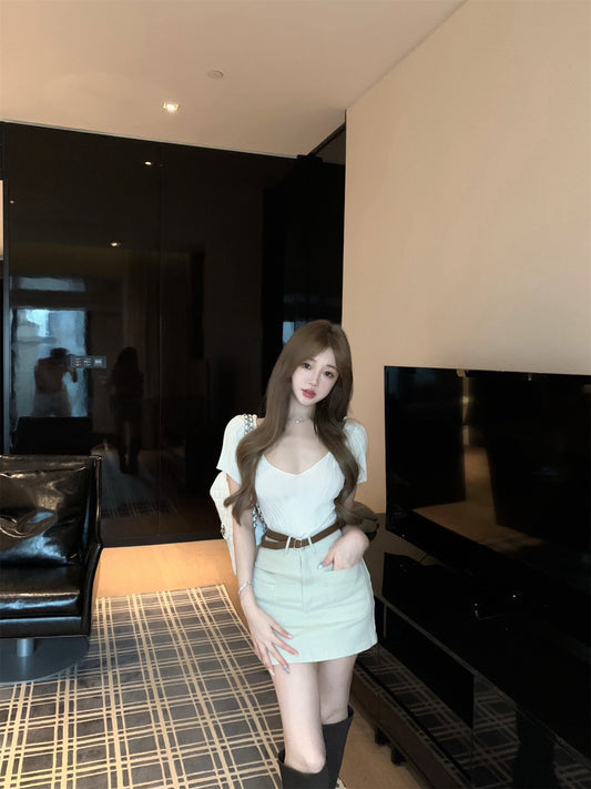 NA+ 純慾歐尼v領坑條針織上衣2色 高腰包臀裙