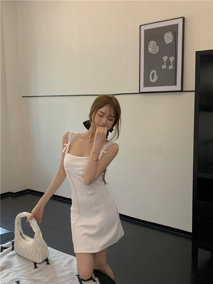 NA+ 喵系女友 純慾蝴蝶結方領背心連身裙 黑/白