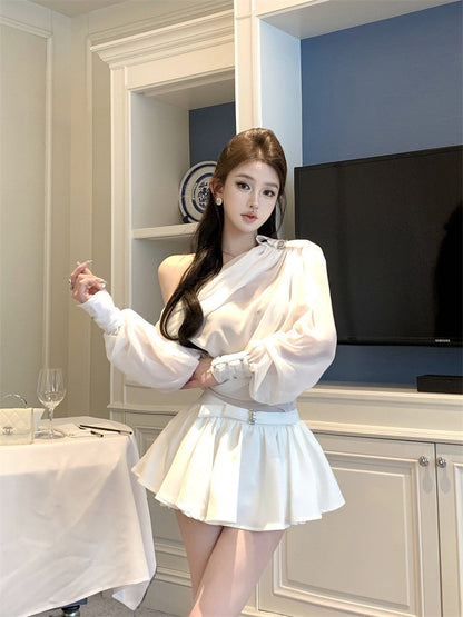 NA+ 法式白月光斜肩半透雪紡褶皺上衣花苞套裝 白