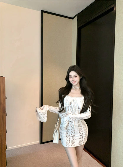 NA+ 法式香肩荷葉緊身連身裙