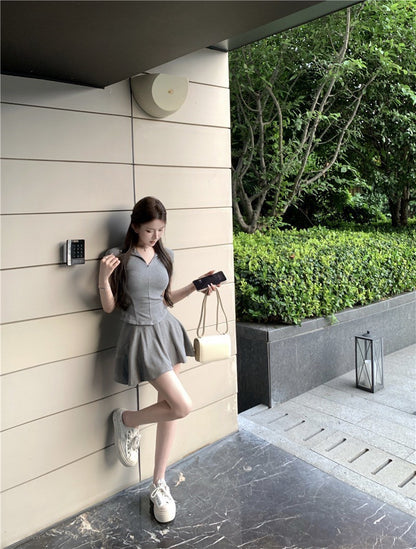 Na+ 運動clean fitting 休閒簡約polo領半身裙套裝 灰