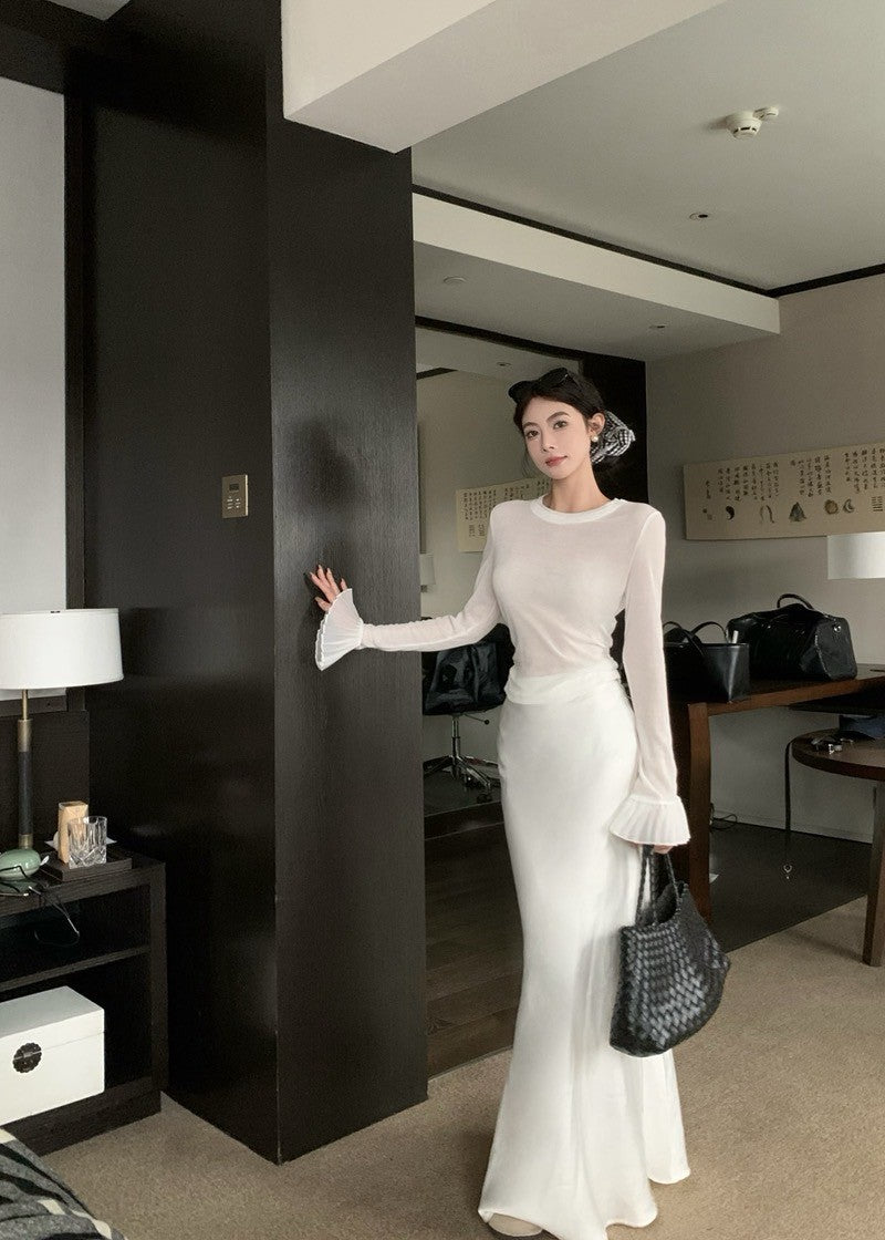 Na+ 人魚公主 氣質喇叭袖圓領彈力打底上衣 白