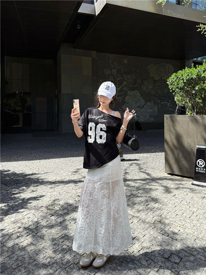 Na+ 蕾絲狂想字母印花斜肩上衣 蕾絲魚尾半身裙