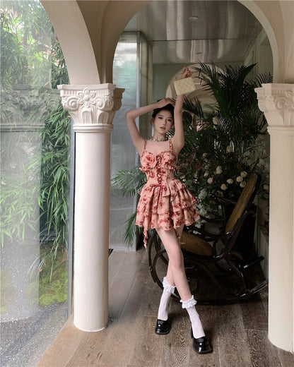 Na+ 復古玫瑰抽繩收腰馬甲蛋糕連身裙 紅印花