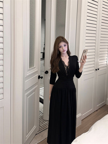 NA+ 法式黑浪漫V領蕾絲拼接連身裙