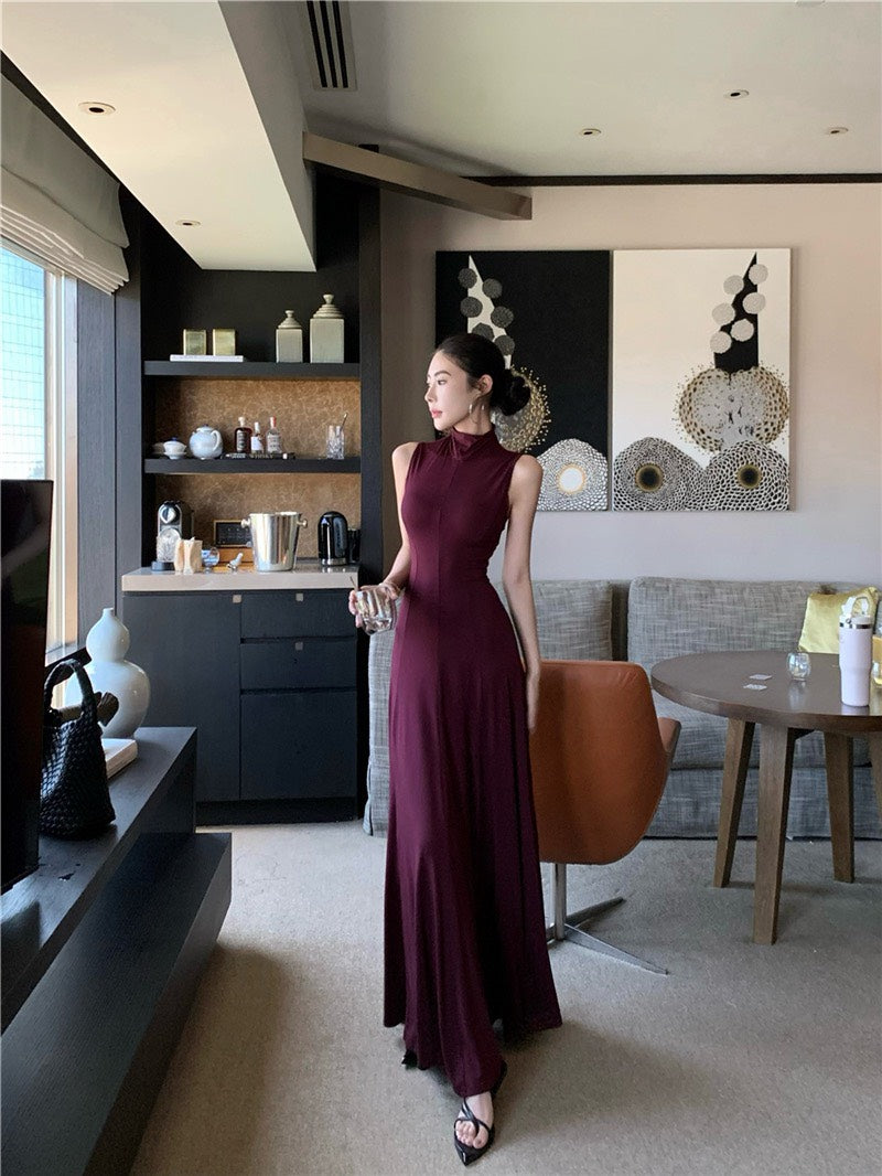 NA+ 高貴魔都 貴氣半高領美背連身裙 紫紅