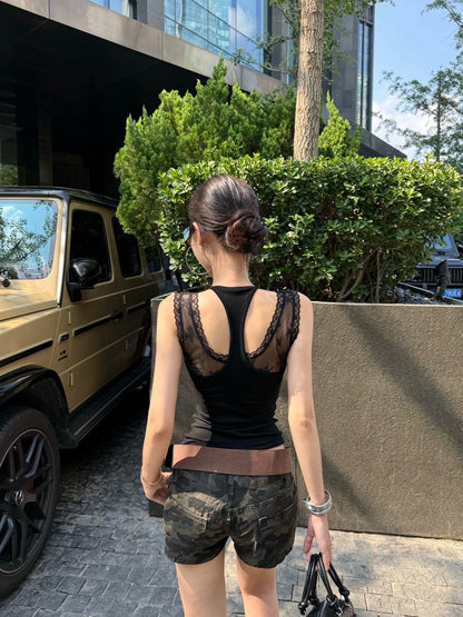 NA+ 幸運女孩修身蕾絲拼接row風背心 白/黑