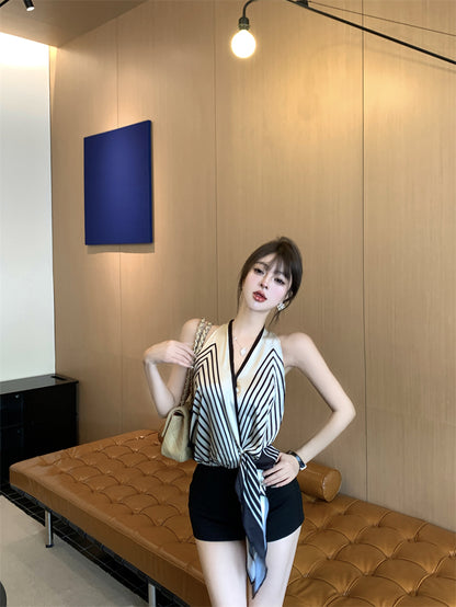 NA+ 老錢幾何印花緞面V領背心