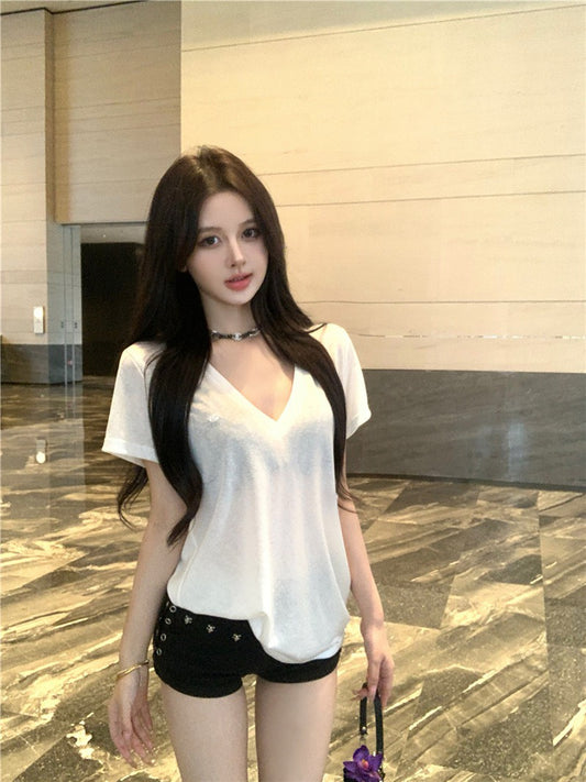 NA+ 熱銷款女王回歸 面膜V領T恤 白/黑