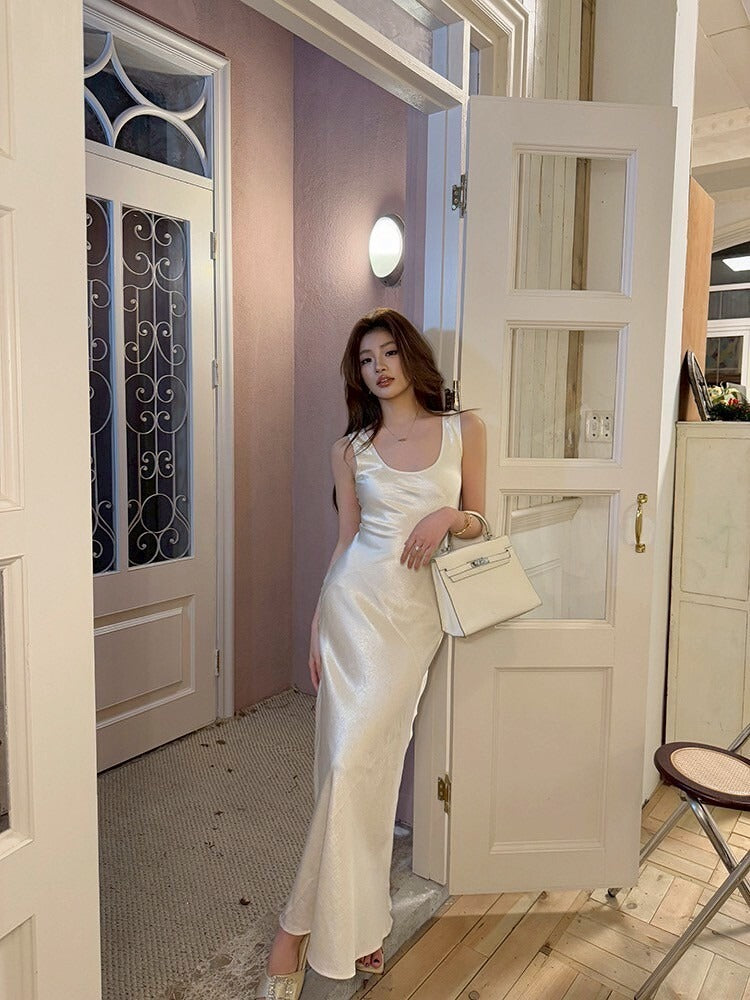 NA+ 雲海月影 氣質U領背心緞面連身裙