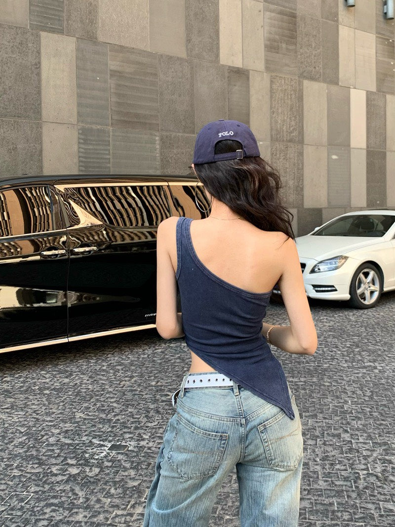 NA+ 視覺主控美式印花單肩不規則剪裁背心 藍/黑