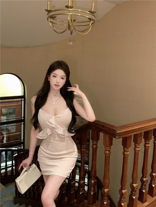 Na+ 香氛白茶 荷葉顯瘦細肩連身包臀裙 淡粉