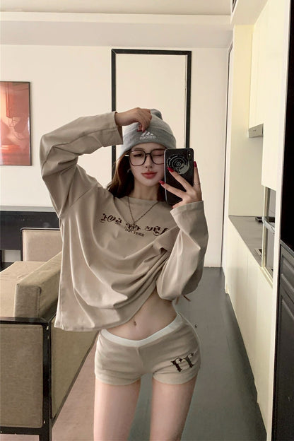 NA+ 居家Find out寬鬆字母上衣 拼接緊身短褲 奶茶色