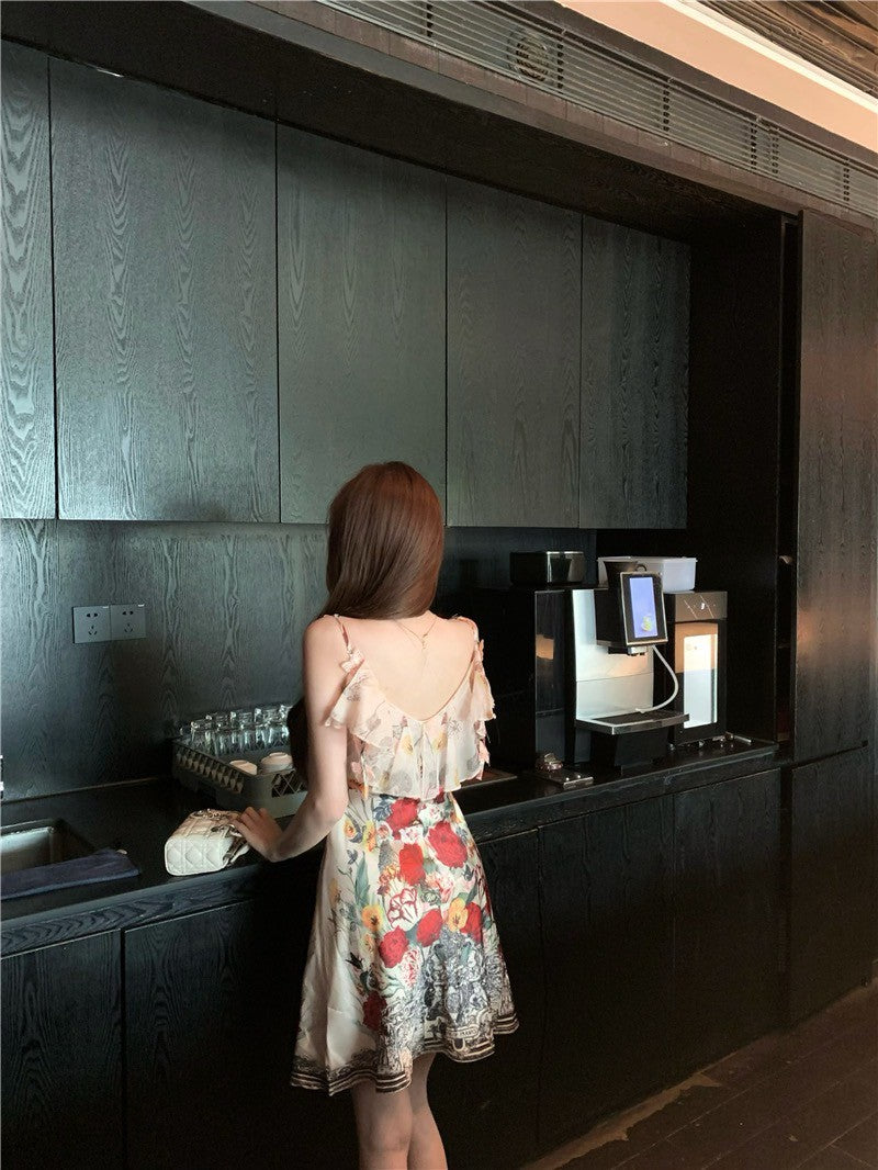 Na+ 高訂秀款定位蝴蝶玫瑰V領連身裙