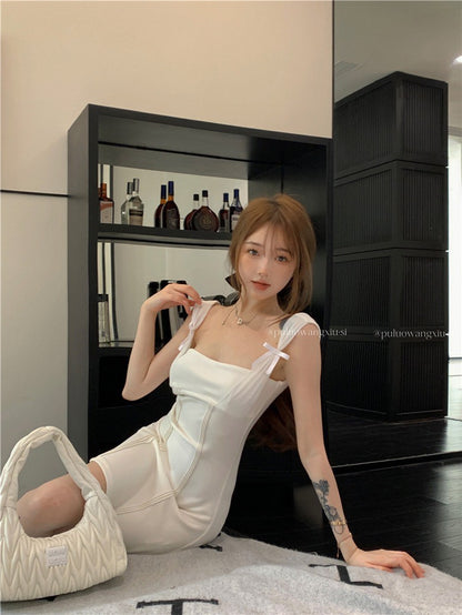 NA+ 喵系女友 純慾蝴蝶結方領背心連身裙 黑/白