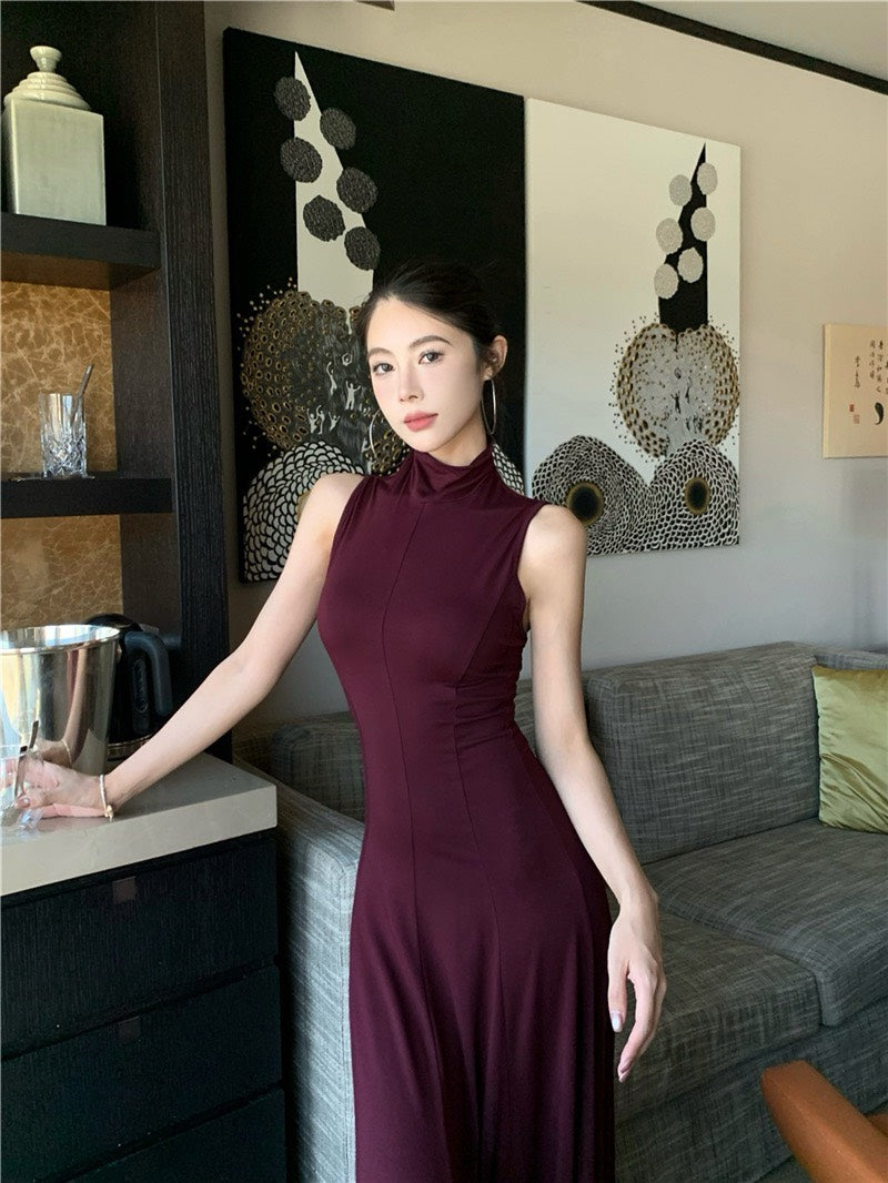 NA+ 高貴魔都 貴氣半高領美背連身裙 紫紅