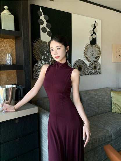 NA+ 高貴魔都 貴氣半高領美背連身裙 紫紅