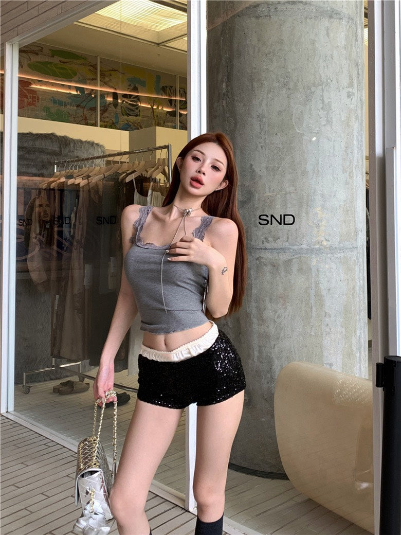 NA+ 性感小野貓 亞歷山大疊穿亮片短褲（緞面褲另搭）/ 灰色背心