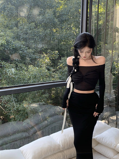 NA+ 鎏光漫步裙/透紗一字領修身上衣  黑