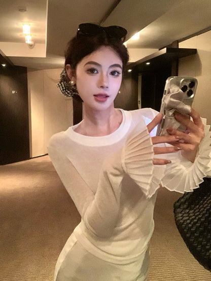 Na+ 人魚公主 氣質喇叭袖圓領彈力打底上衣 白