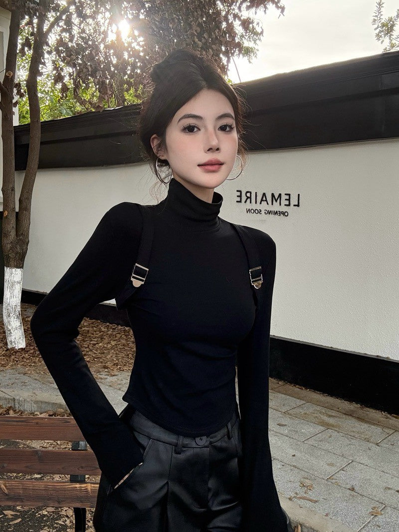 NA+ 酷颯美模揹帶設計感高領長袖上衣 黑