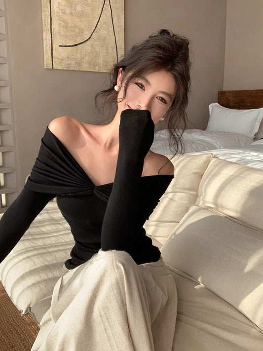 NA+ 氣質蝴蝶一字領修身長袖上衣 奶白/酒紅/黑