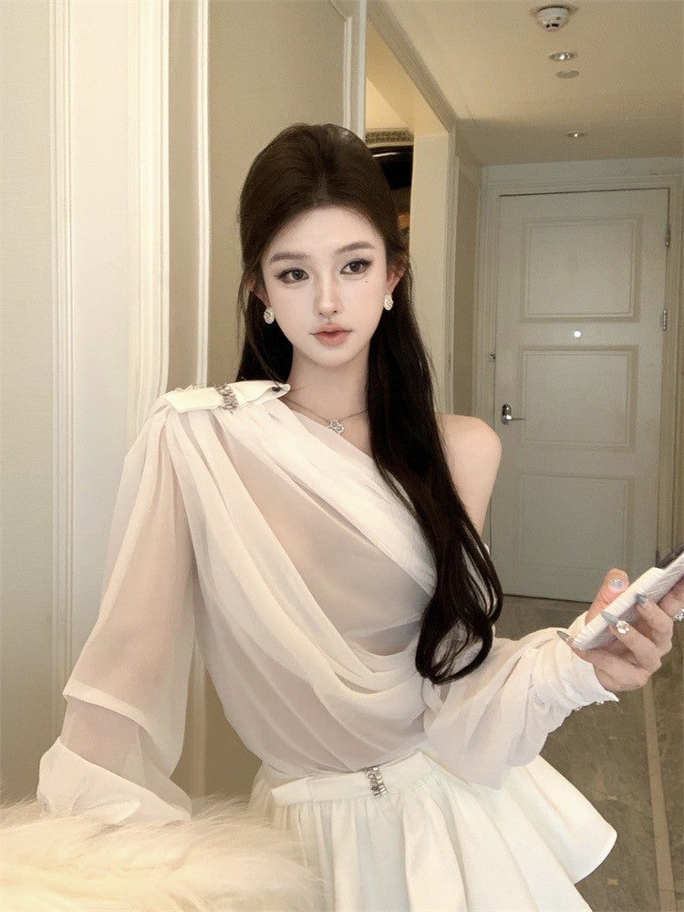 NA+ 法式白月光斜肩半透雪紡褶皺上衣花苞套裝 白