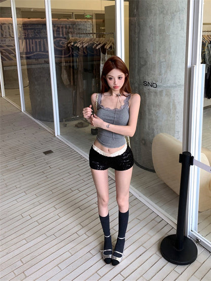 NA+ 性感小野貓 亞歷山大疊穿亮片短褲（緞面褲另搭）/ 灰色背心