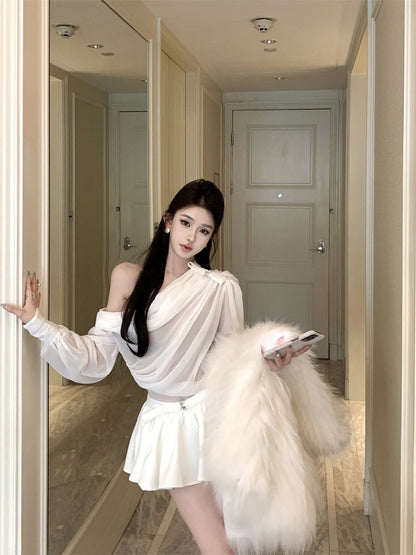 NA+ 法式白月光斜肩半透雪紡褶皺上衣花苞套裝 白