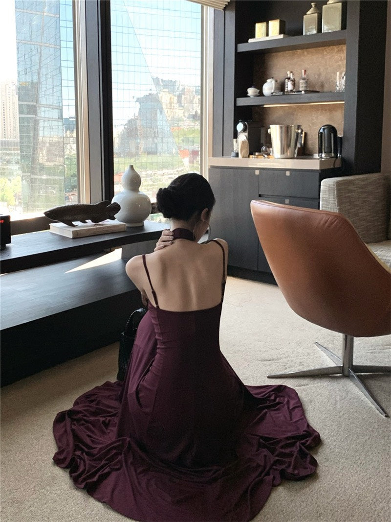 NA+ 高貴魔都 貴氣半高領美背連身裙 紫紅