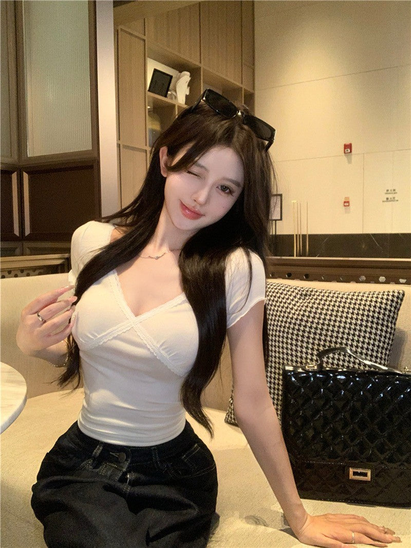 Na+ 韓系香奶奶 蕾絲修身薄款上衣 純白/豹紋花