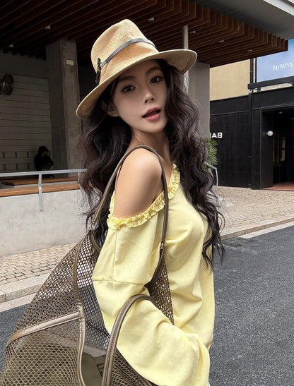 NA+ 推薦款*休閒花邊斜領寬鬆慵懶上衣 黃