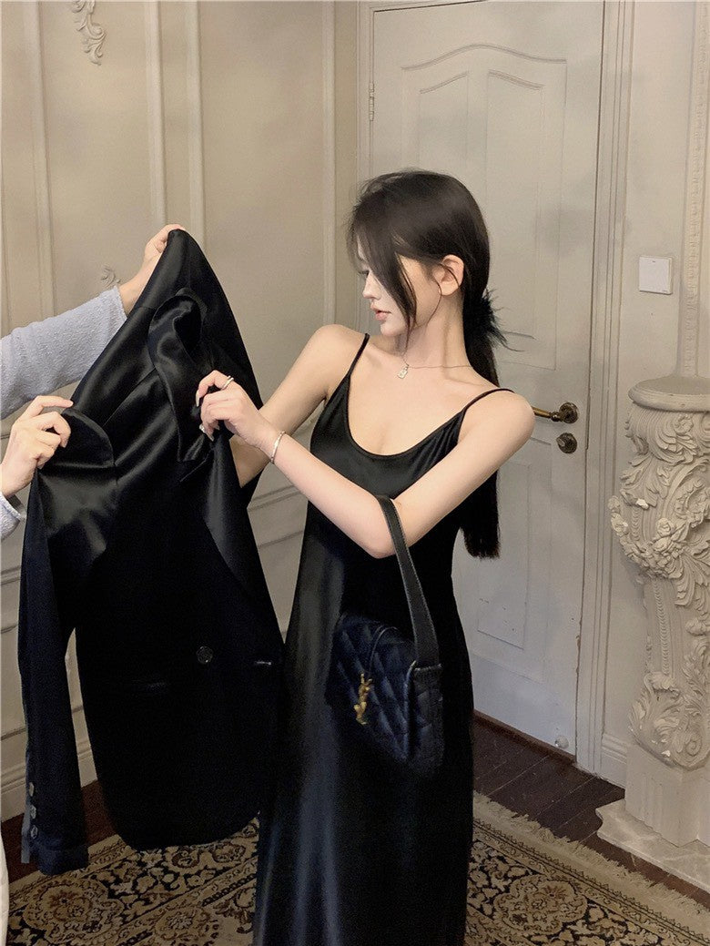 NA+ 冷艷智性 緞感簡約3色吊帶裙 黑色西裝外套（有墊肩）
