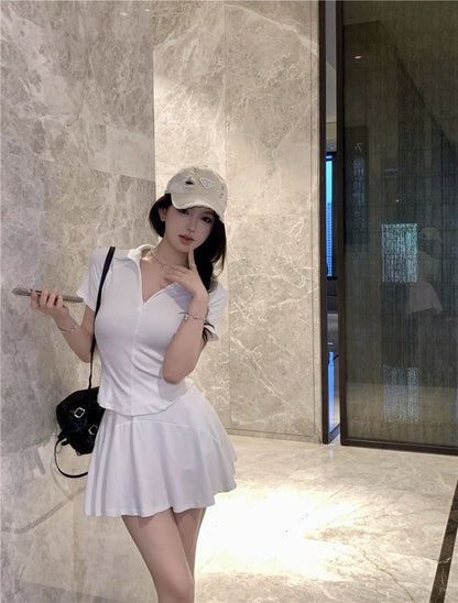Na+ 運動clean fitting 休閒簡約polo領半身裙套裝 白