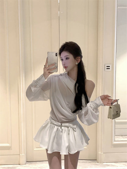 NA+ 法式白月光斜肩半透雪紡褶皺上衣花苞套裝 白