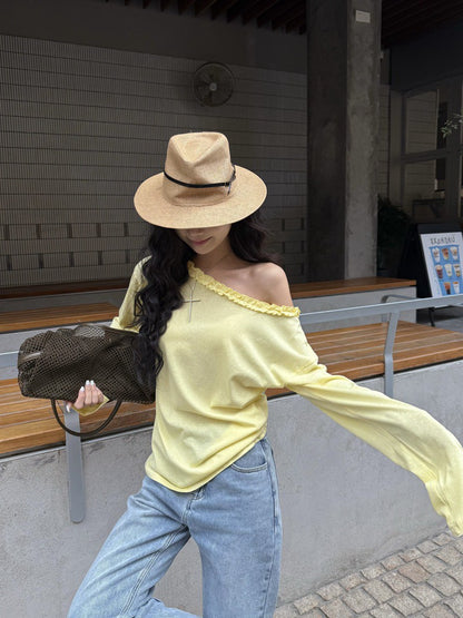 NA+ 推薦款*休閒花邊斜領寬鬆慵懶上衣 黃