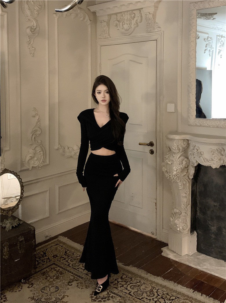 NA+ 「窈窕」復古回歸連帽交錯上衣/魚尾半身裙 波爾多紅/黑