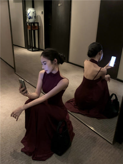 NA+ 高貴魔都 貴氣半高領美背連身裙 紫紅