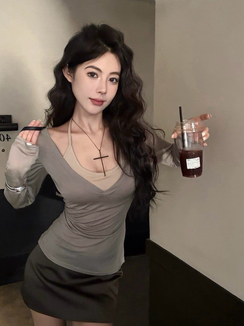 Na+ 休閒百搭 冰肌天絲V領上衣 灰