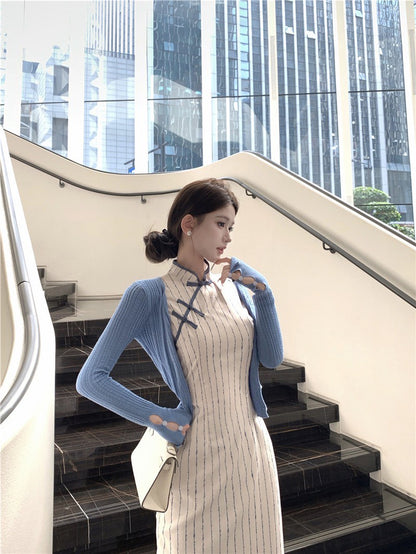 NA+ 海鹽中式盤扣條紋印花旗袍裙 針織外開衫藍色