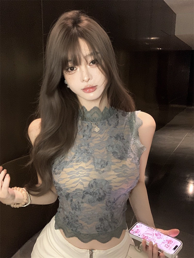 NA+ 俏麗蕾絲盤花修身背心